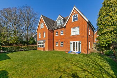 1, Woodpeckers Park Road, Winchester, SO23 7BQ