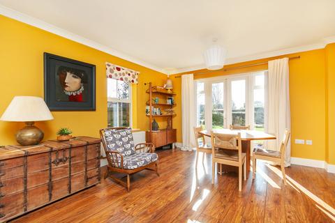 1, Woodpeckers Park Road, Winchester, SO23 7BQ