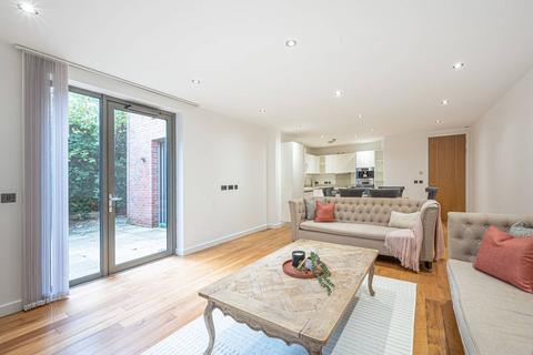 3 bedroom flat for sale, The Cascades, Hampstead, London, NW3