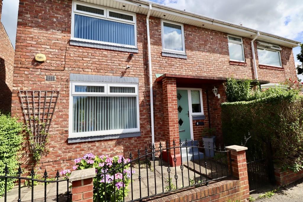 Wakenshaw Road, Gilesgate 2 bed semidetached house for sale £125,000