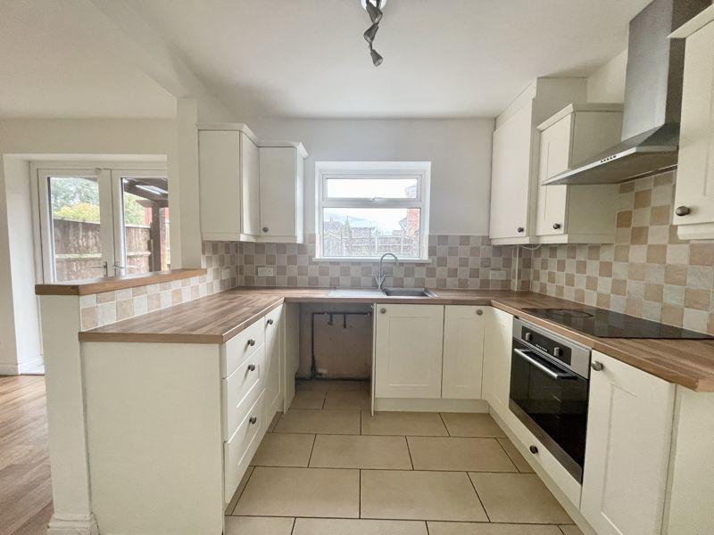 SHERWOOD ROAD, GRIMSBY 3 bed semidetached house £133,500