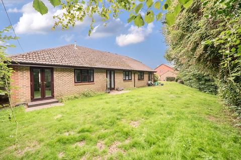 25 Ash Grove, Fernhurst, Haslemere, GU27 3HL