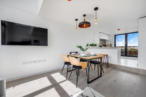 3 bedroom flat for sale, Sky Gardens, 7 Spinners Way, Castlefield, Manchester, M15