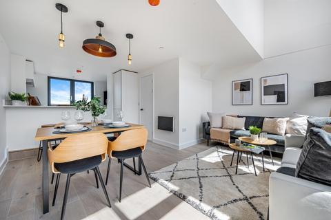 3 bedroom flat for sale, Sky Gardens, 7 Spinners Way, Castlefield, Manchester City Centre, M15