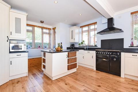 2 Downsview Gardens, Dorking, RH4 2DX
