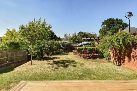 2 Downsview Gardens, Dorking, RH4 2DX
