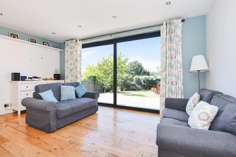 2 Downsview Gardens, Dorking, RH4 2DX