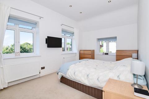 2 Downsview Gardens, Dorking, RH4 2DX