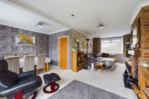 3 bedroom semi-detached house for sale, Queens Way, Cottingham
