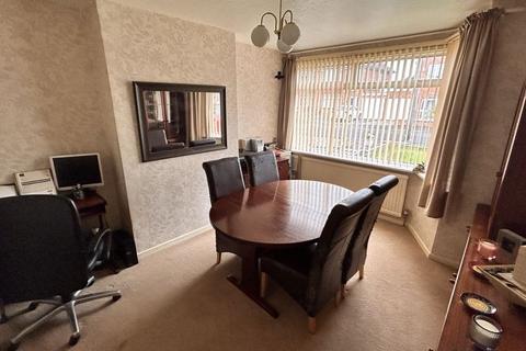 4 bedroom semi-detached house for sale - Blakesley Close, Sutton Coldfield, B76 1EF