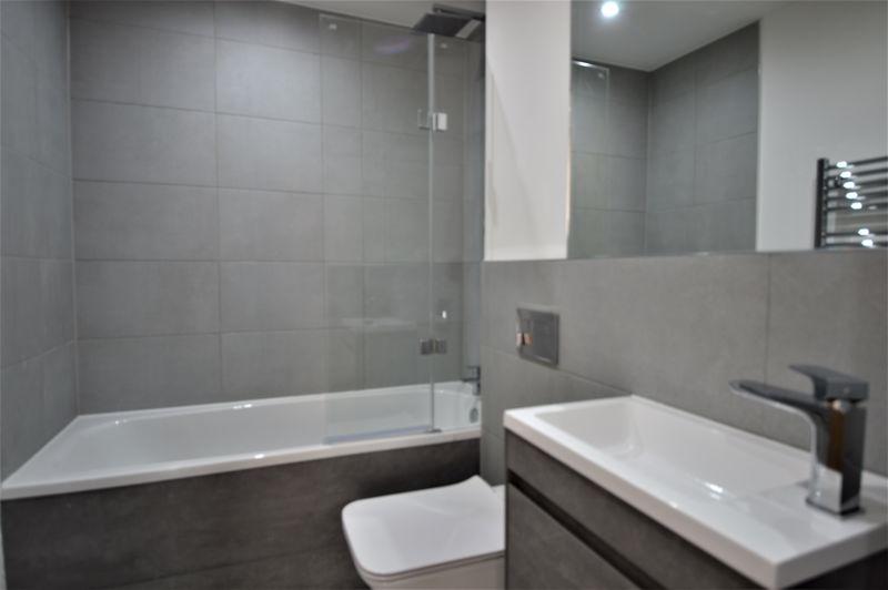 Bed 1 ensuite