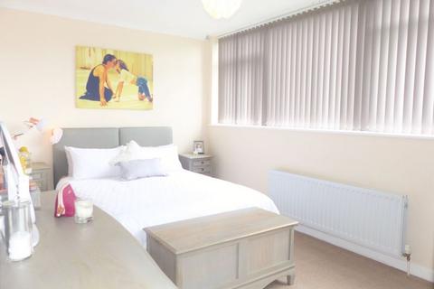 26 Links View, Sutton Coldfield, B74 3EP