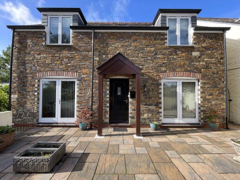 Pretty Stone Front