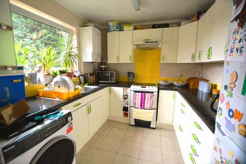 3 bedroom semi-detached house for sale, Rochfords Gardens, Slough