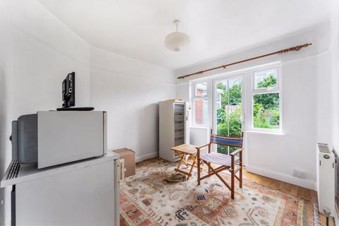 3 bedroom terraced house for sale, Kingshill Avenue, Worcester Park