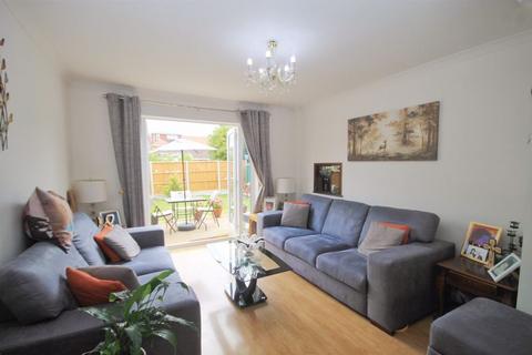 217 Ferrymead Avenue, Greenford, UB6 9TR