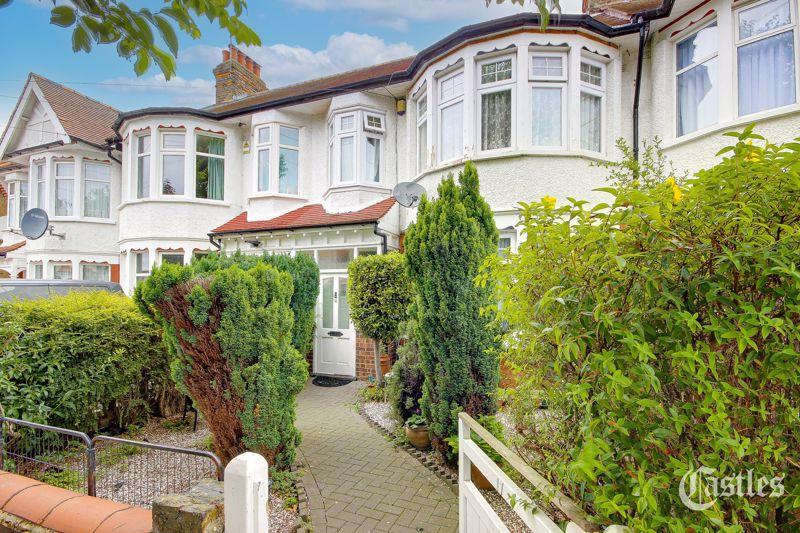 Norfolk Avenue, Palmers Green, N13 3 bed terraced house for sale £635,000