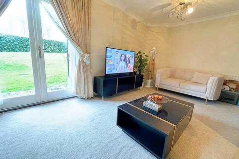 1 bedroom ground floor flat for sale, Cottage Close, Harrow HA2