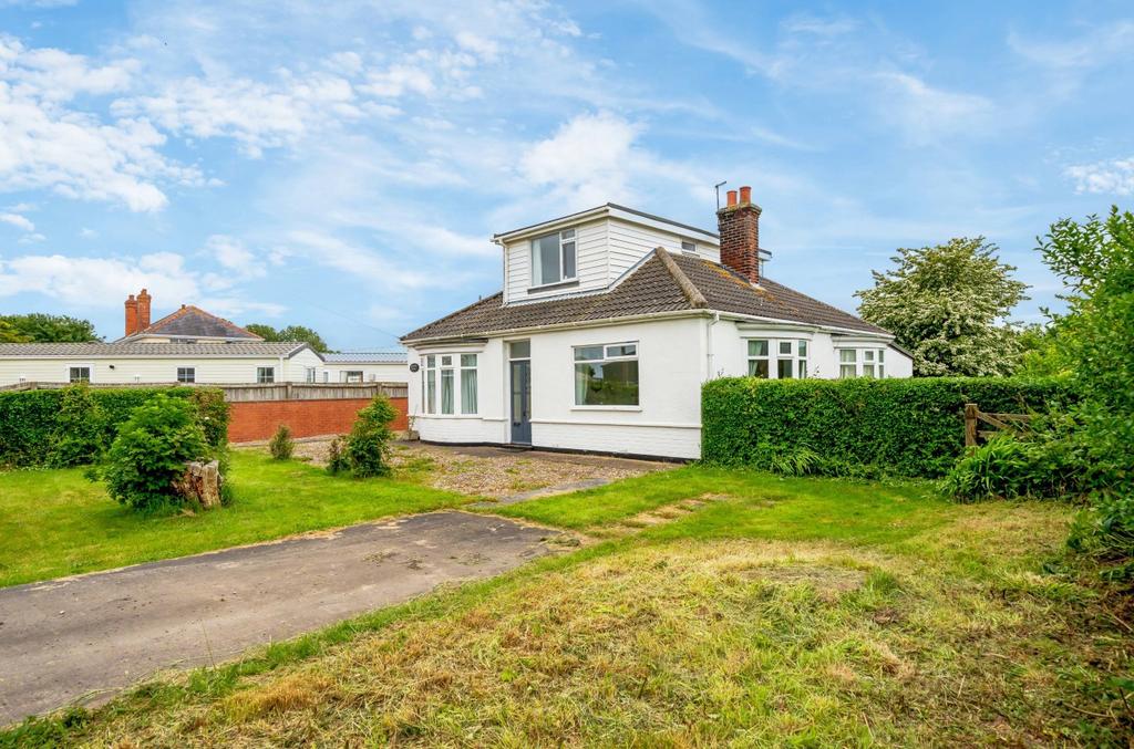 Seaholme Road, Mablethorpe, LN12 3 bed bungalow for sale £279,950