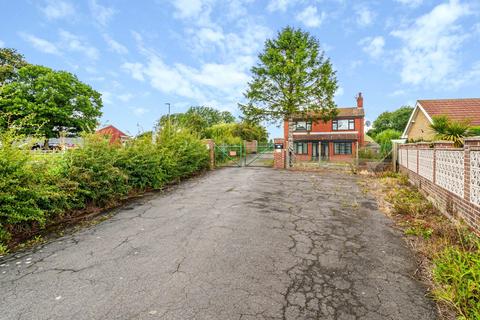 Land for sale, Louth Road, Holton le Clay, DN36