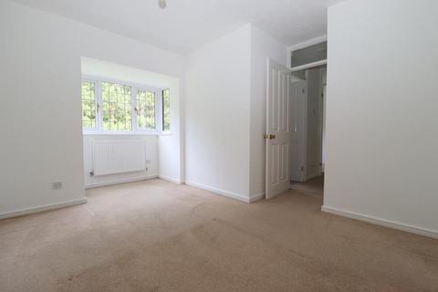 38 Felbrigg Close, Luton, LU2 8UL