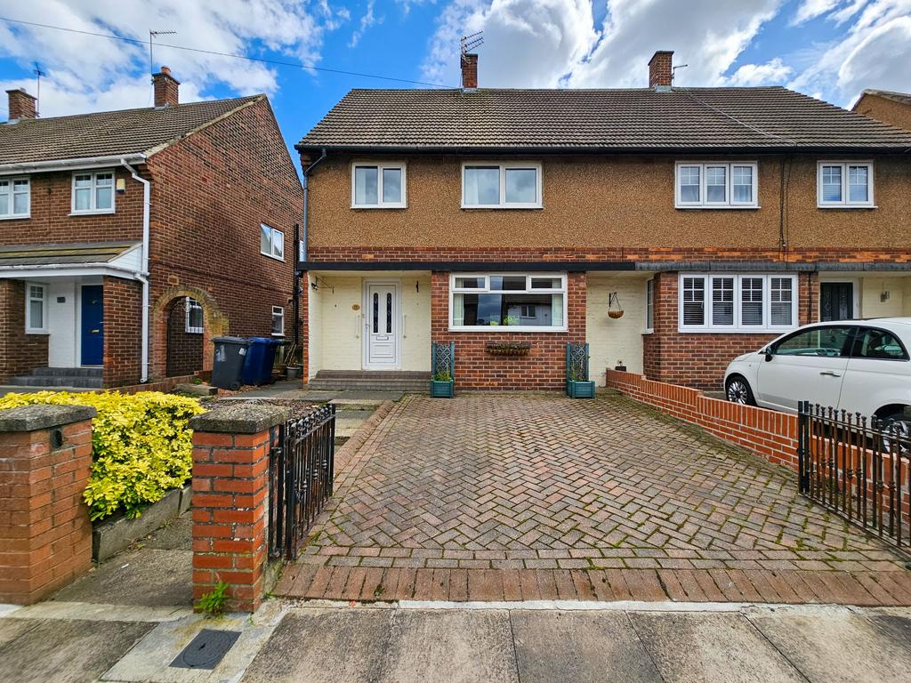 Kipling Avenue, Boldon Colliery 3 bed semidetached house £135,000