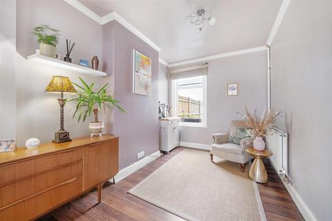 64 Station Road, London, SE20 7BJ