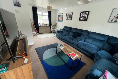 48 Castlefield Close, Eastleaze, Swindon, SN5 7EG