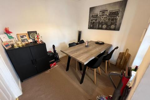 48 Castlefield Close, Eastleaze, Swindon, SN5 7EG