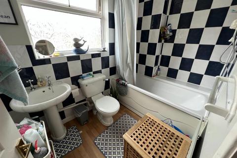 48 Castlefield Close, Eastleaze, Swindon, SN5 7EG