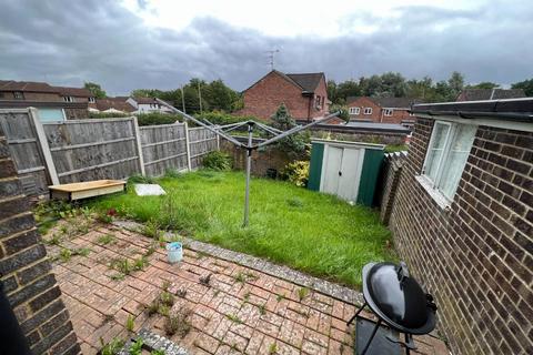 48 Castlefield Close, Eastleaze, Swindon, SN5 7EG