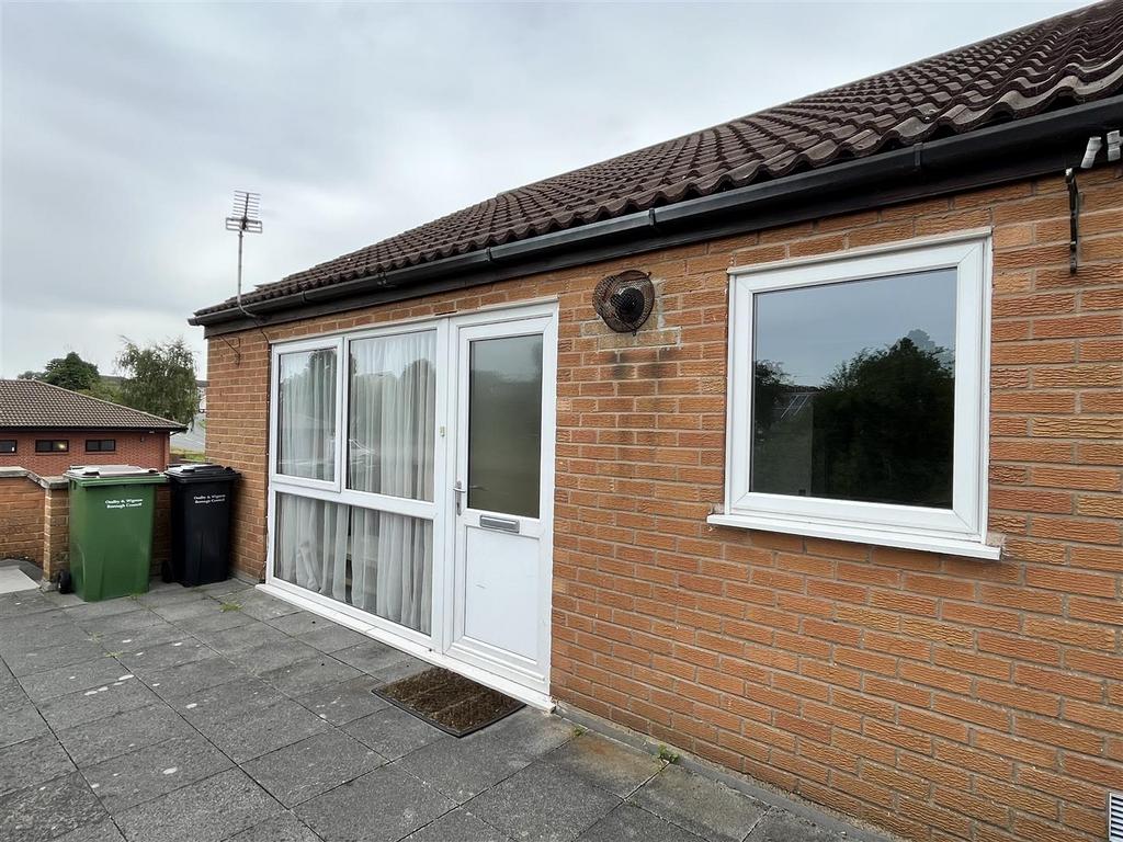 Kelmarsh Avenue, Wigston 2 bed flat £695 pcm (£160 pw)