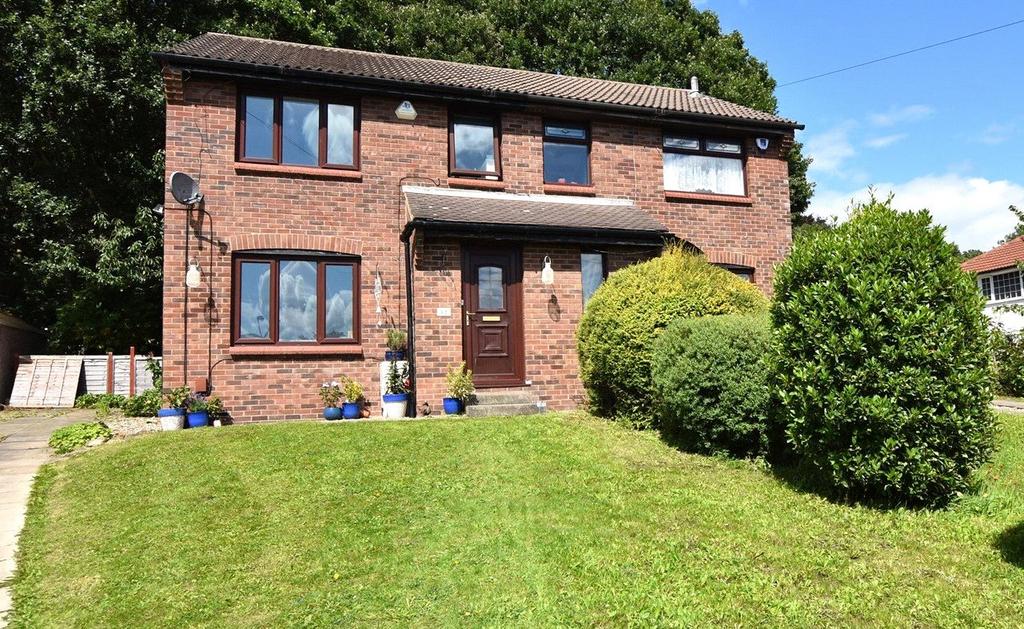 Vesper Court Drive, Kirkstall, Leeds, West Yorkshire 3 bed semi