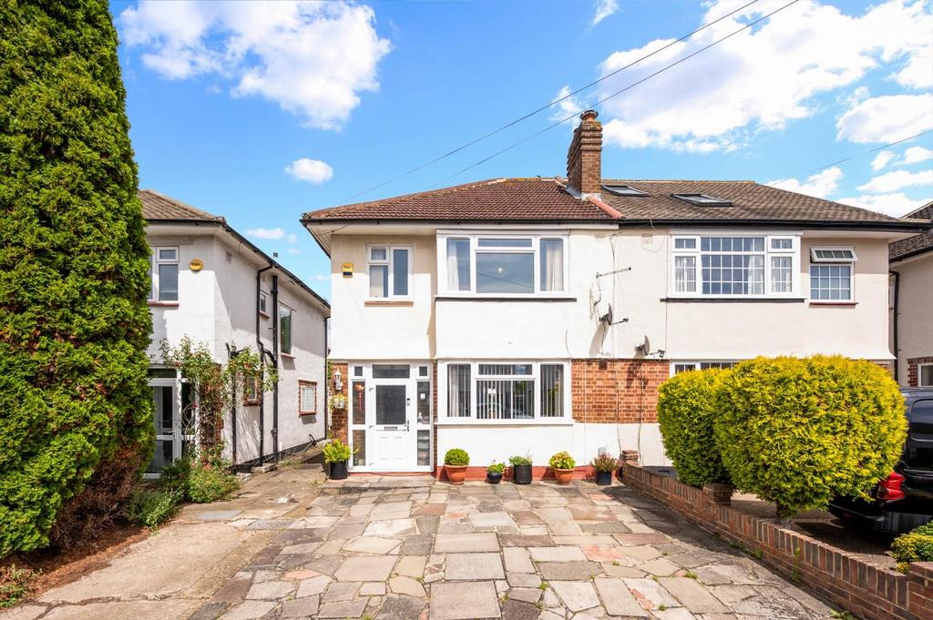 Fairfield Way, Ewell Court 3 bed semidetached house £625,000