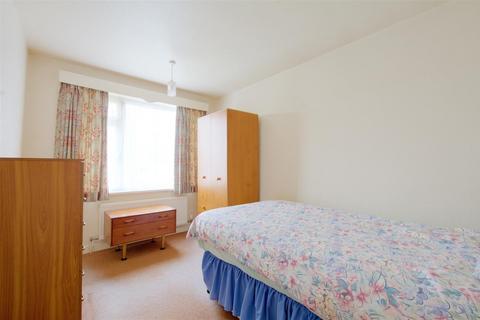 20 Leslie Grove, Calverton, Nottingham, NG14 6GL