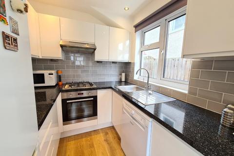 3 Leechcroft Road, Wallington, SM6 7JF