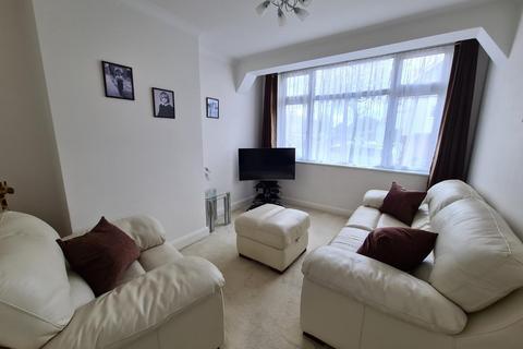 3 Leechcroft Road, Wallington, SM6 7JF