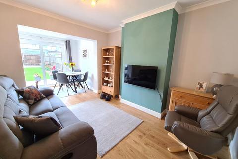 3 Leechcroft Road, Wallington, SM6 7JF