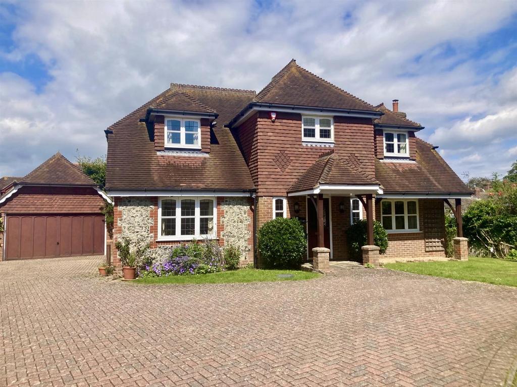High Street, Henfield 3 bed detached house £850,000