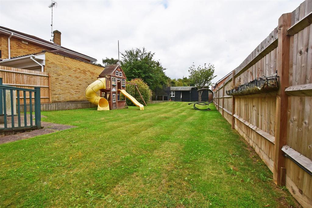 Berengrave Lane, Rainham 4 bed detached house for sale £675,000