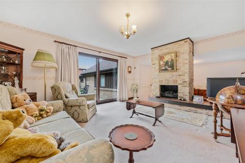 30 Cavendish Meads, Sunninghill, Ascot, SL5 9TD