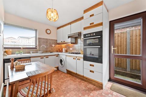 30 Cavendish Meads, Sunninghill, Ascot, SL5 9TD