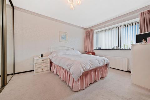 30 Cavendish Meads, Sunninghill, Ascot, SL5 9TD
