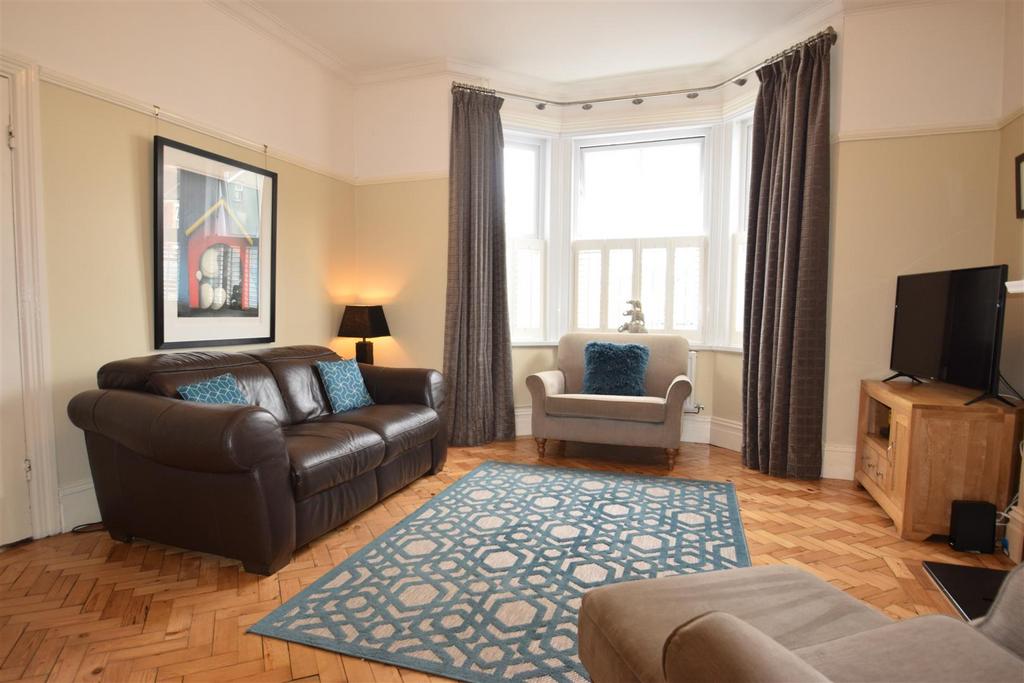 46 Merthyr Mawr Road, Bridgend County Borough, CF31 3NR 4 bed semi