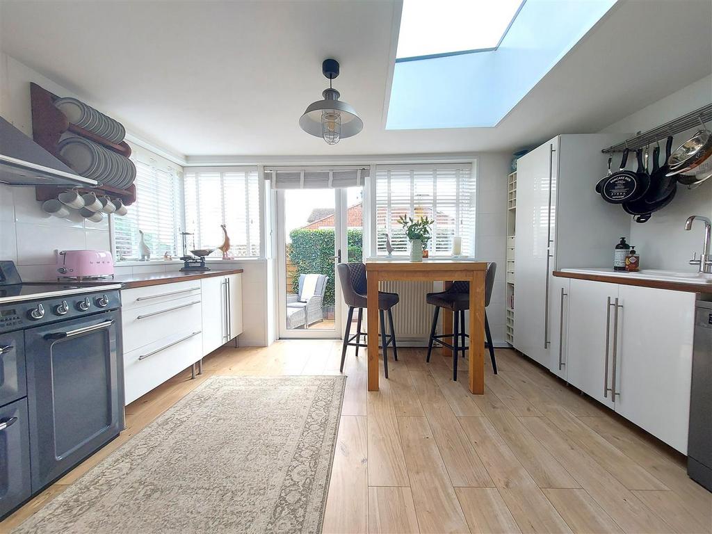 Astley Burf, StourportOnSevern 3 bed detached bungalow for sale £