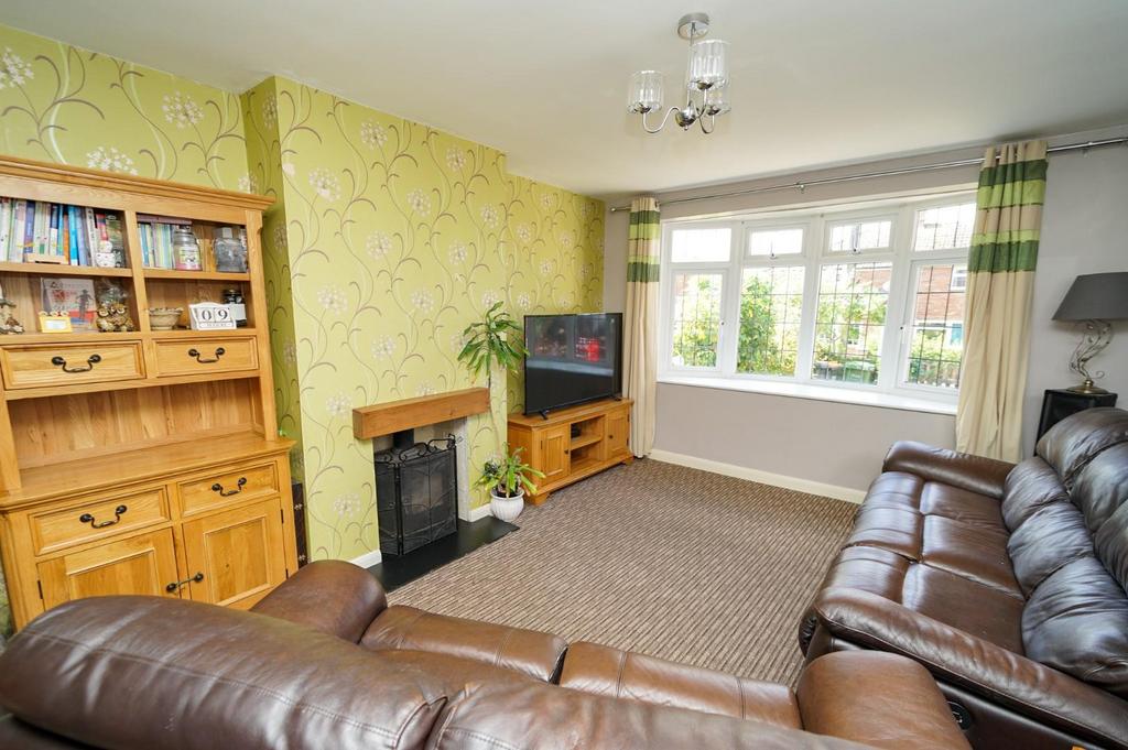 Highfield Road, Leighton Buzzard 3 bed semidetached house for sale £
