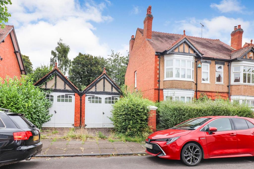 Manor Park Road, Nuneaton 3 bed semidetached house for sale £350,000