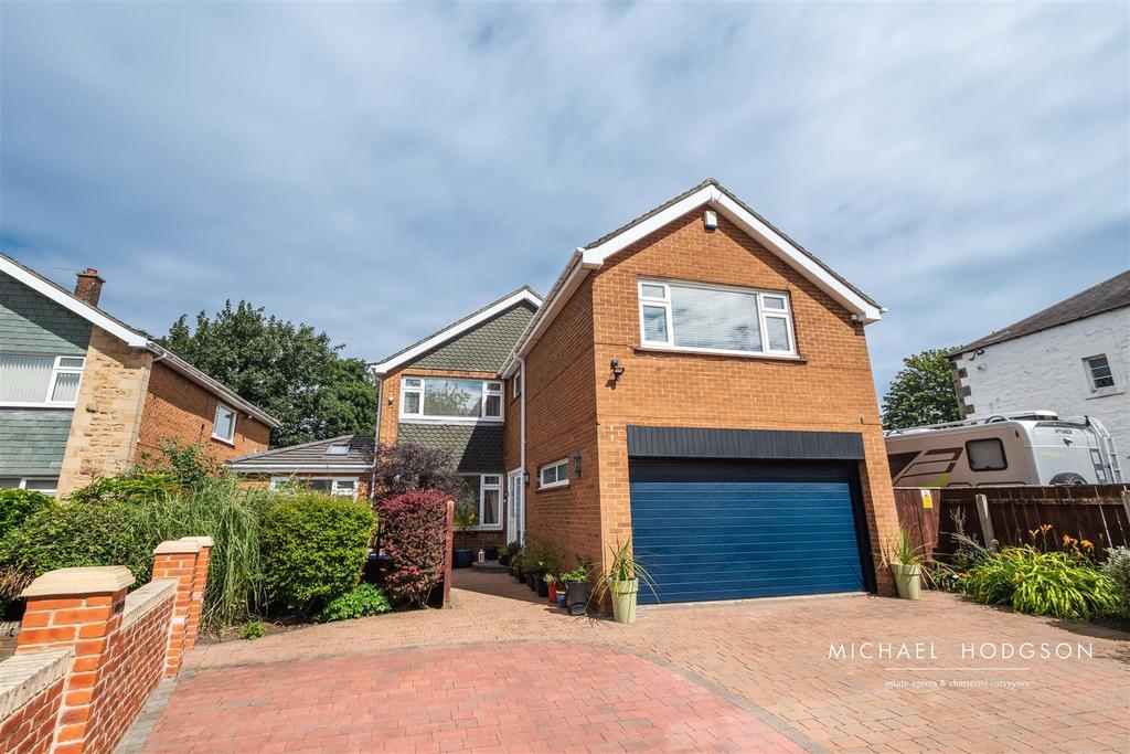 Silksworth Road, East Herrington, Sunderland 5 bed detached house for