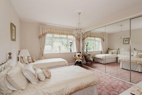 56 Higher Drive, Banstead, SM7 1PQ