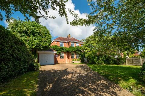 4 bedroom detached house for sale, Church Road, Wootton Bridge